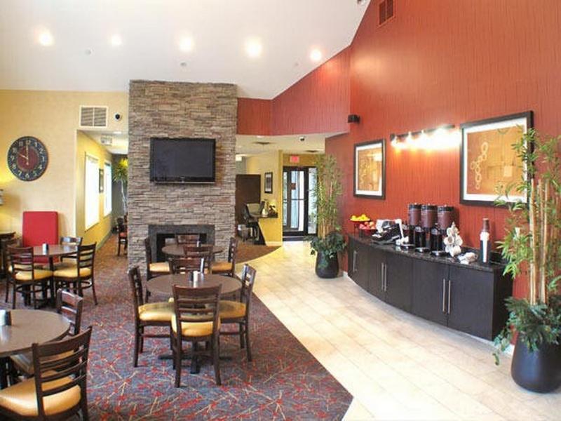 Albany Airport Inn And Suites 라담 레스토랑 사진