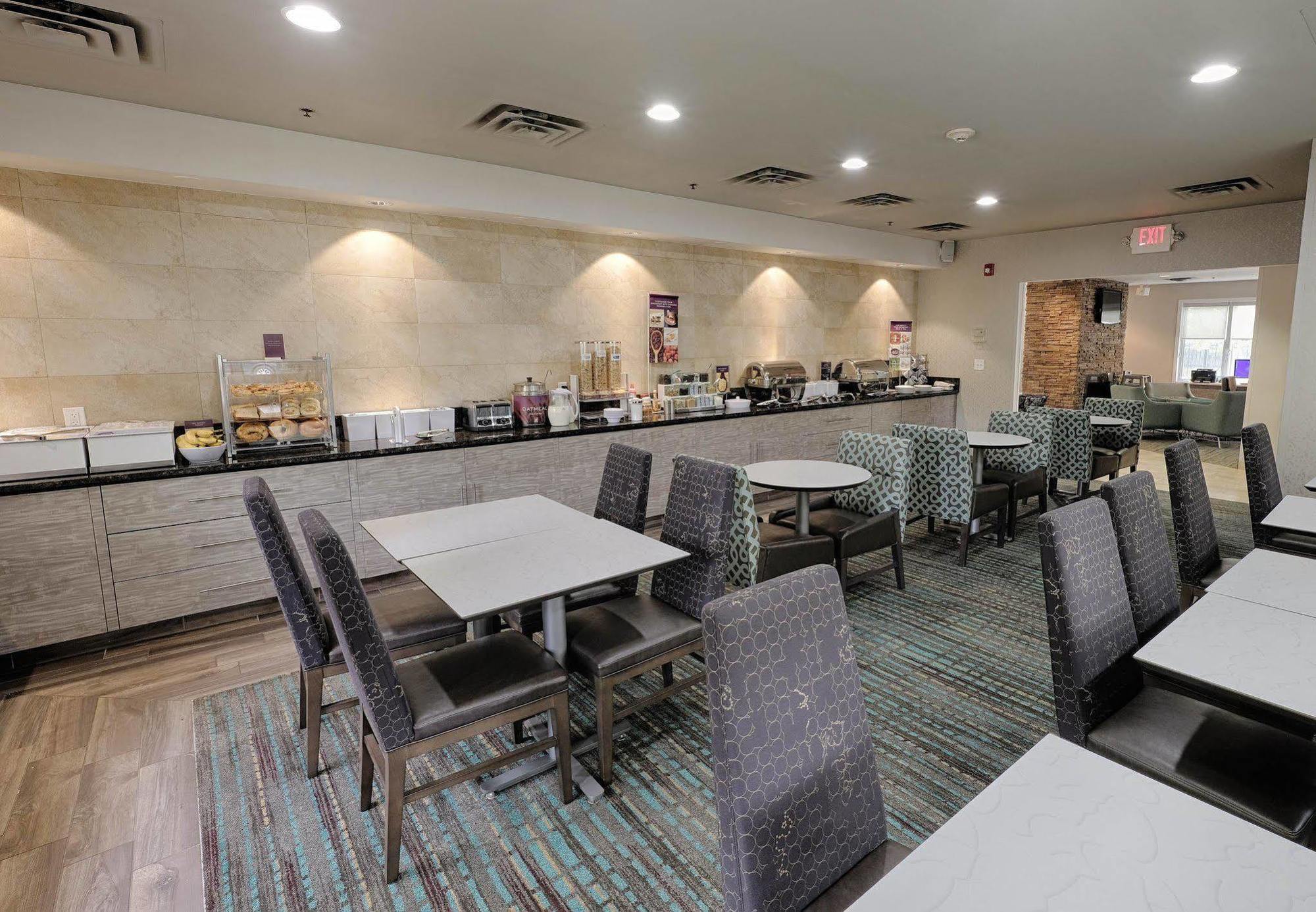 Albany Airport Inn And Suites 라담 외부 사진