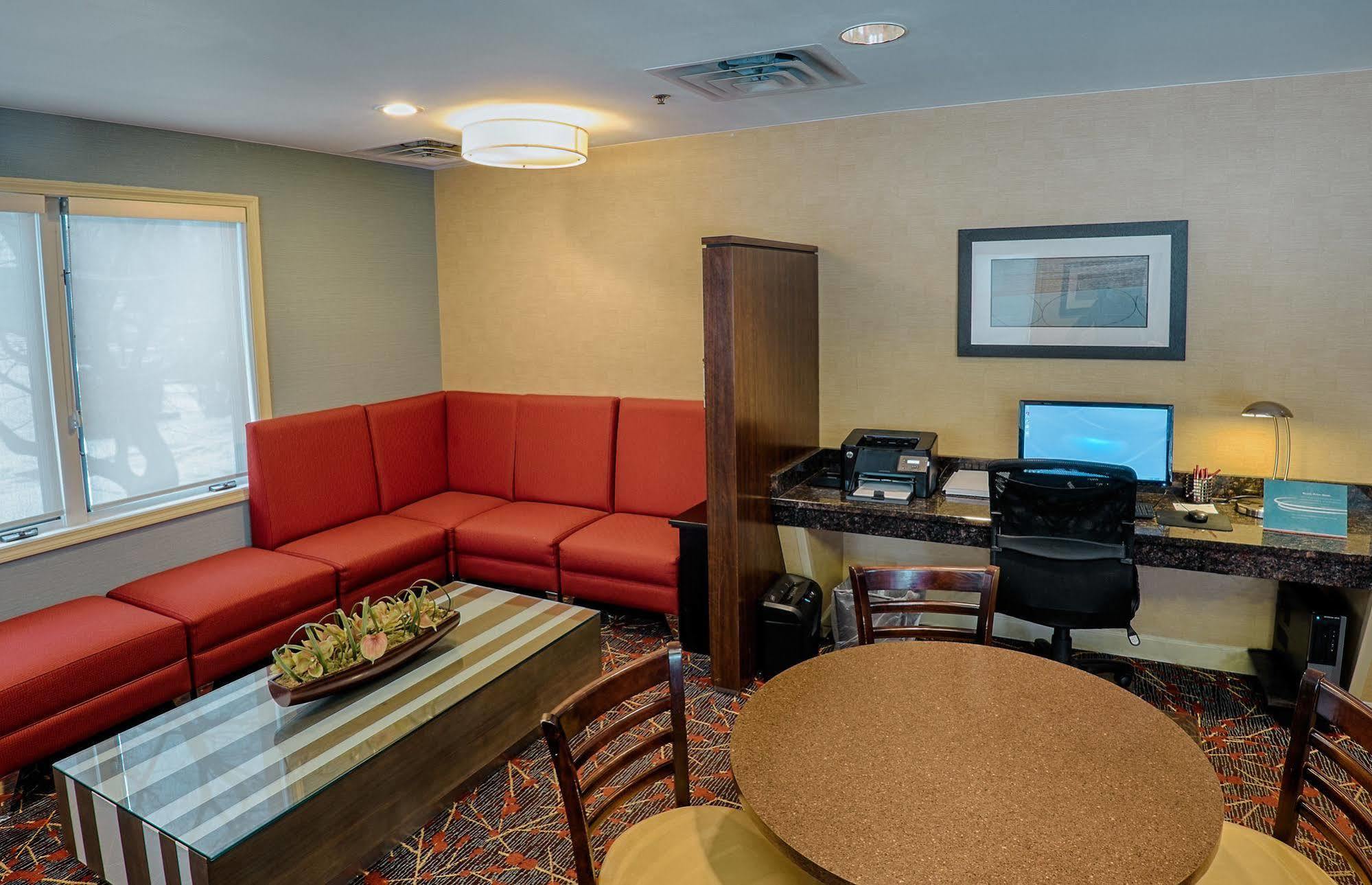 Albany Airport Inn And Suites 라담 외부 사진