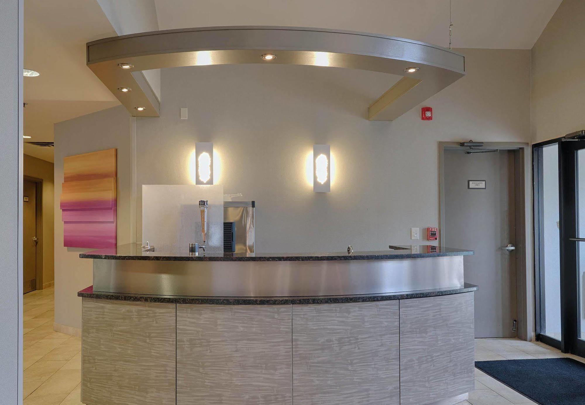 Albany Airport Inn And Suites 라담 외부 사진