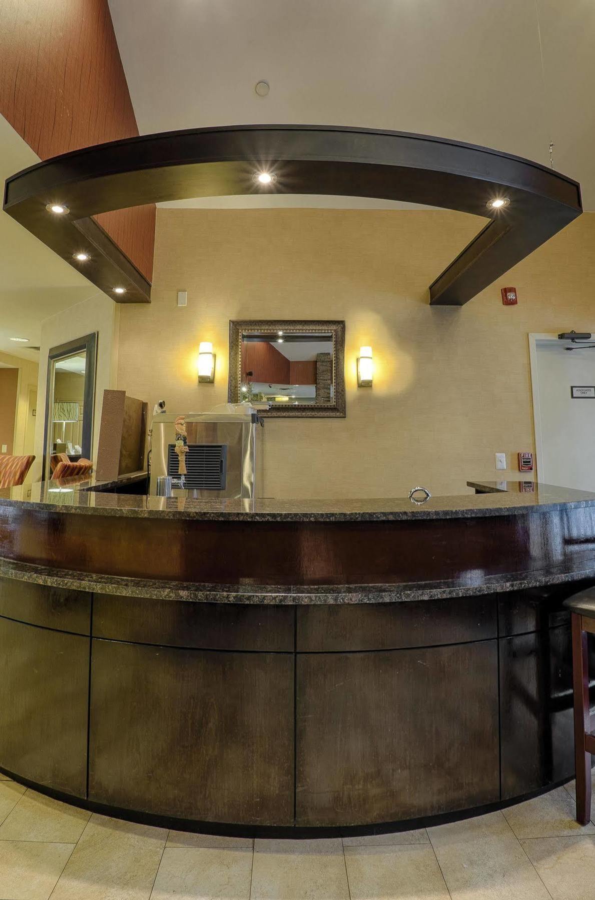Albany Airport Inn And Suites 라담 외부 사진