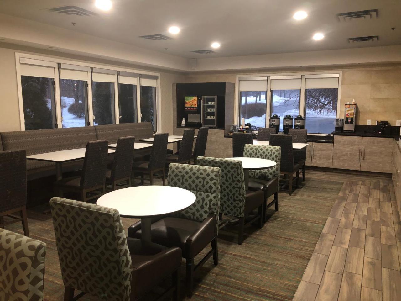 Albany Airport Inn And Suites 라담 외부 사진