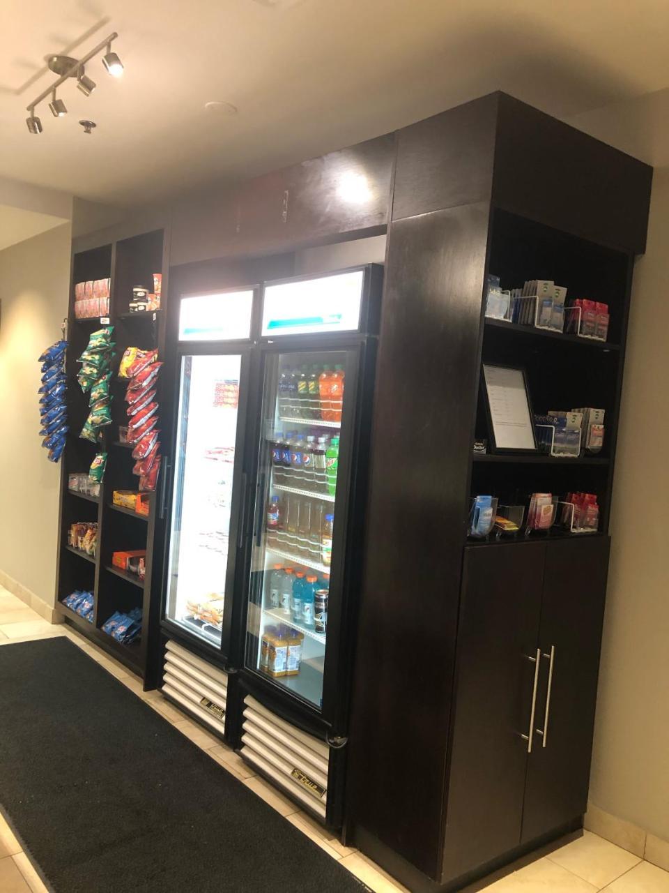 Albany Airport Inn And Suites 라담 외부 사진